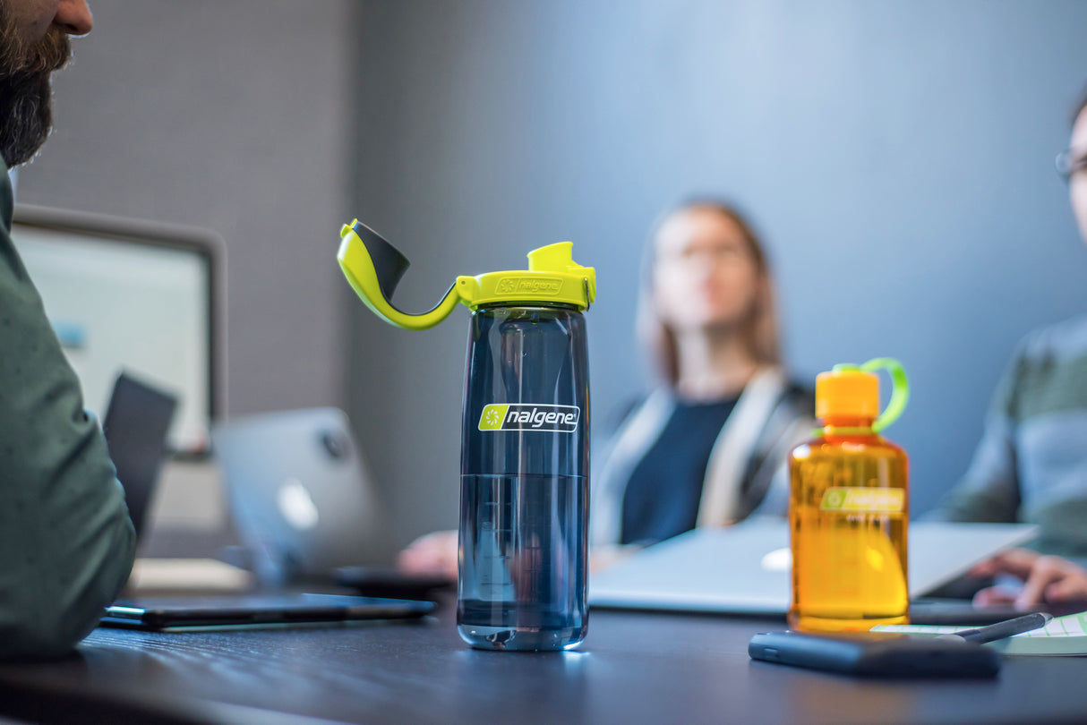 Nalgene 24oz / 0.7L Sustain Otf Bottle - Charcoal, Lime Cap