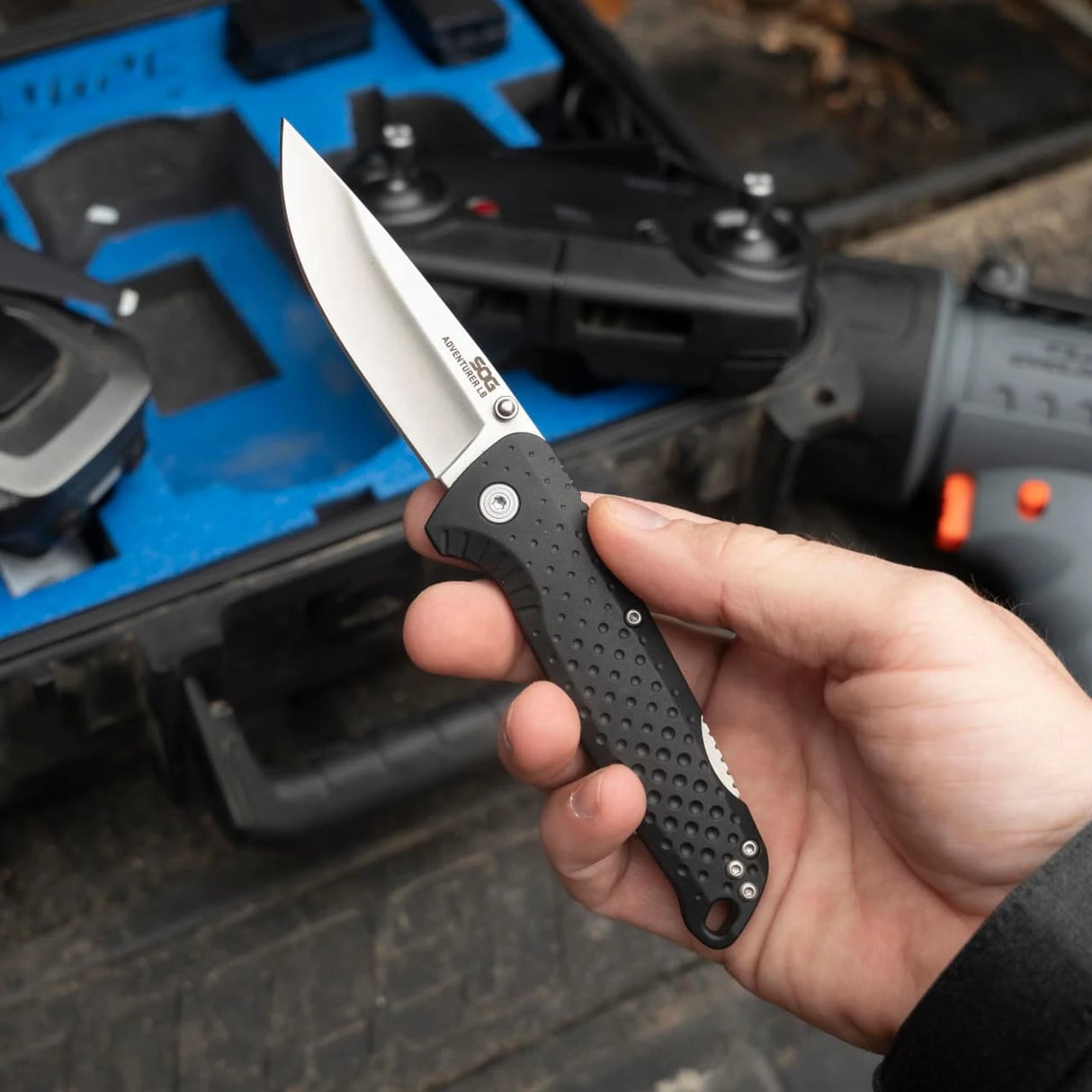 SOG Adventurer LB Black Folding Knife Black + Satin