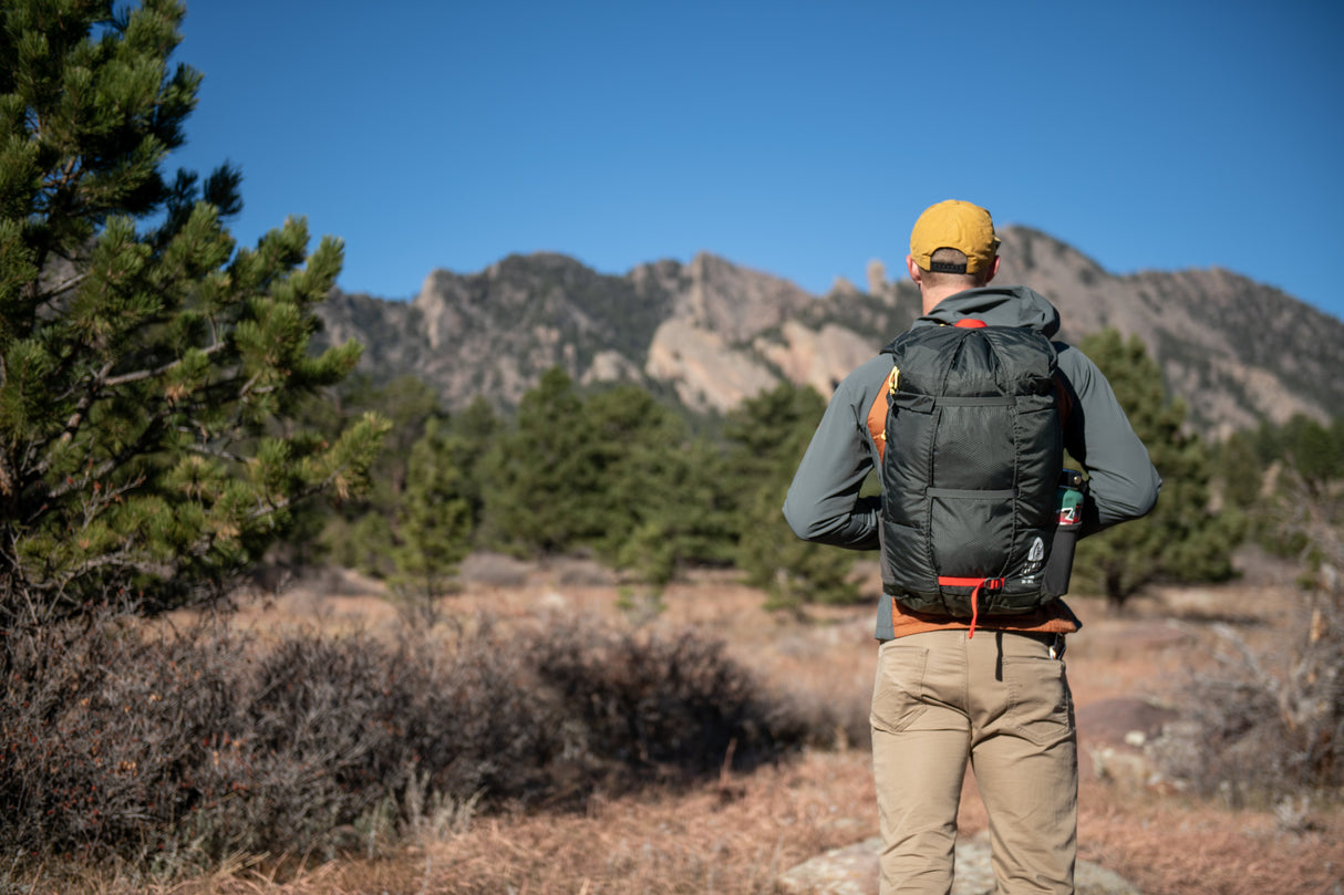 Sierra Designs Flex Hike 20L-30L Backpack Bag - Peat/Fiery Red
